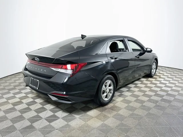 Certified Pre-Owned 2022 Hyundai Elantra SE