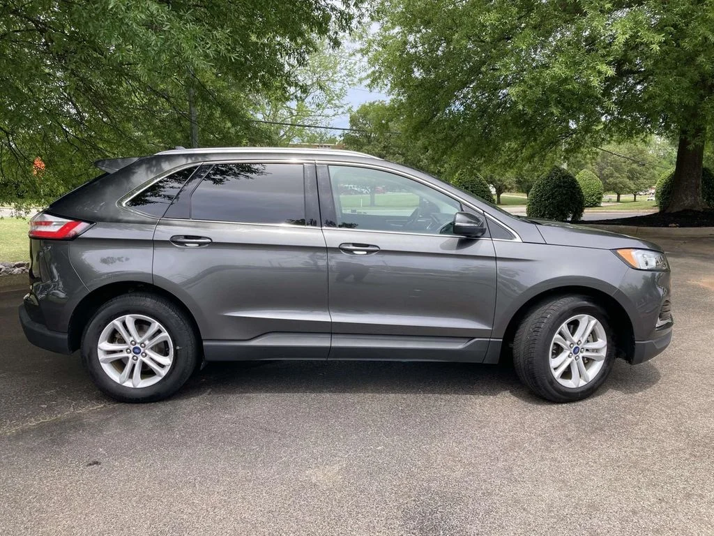 Used 2019 Gray Ford SEL image 2