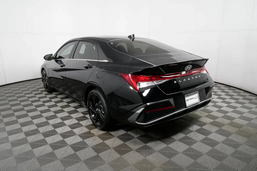 New 2026 Abyss Black Hyundai SEL Sport Premium image 6