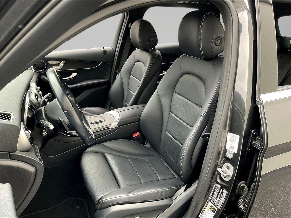 Used 2022 Black Mercedes-Benz GLC 300 image 21