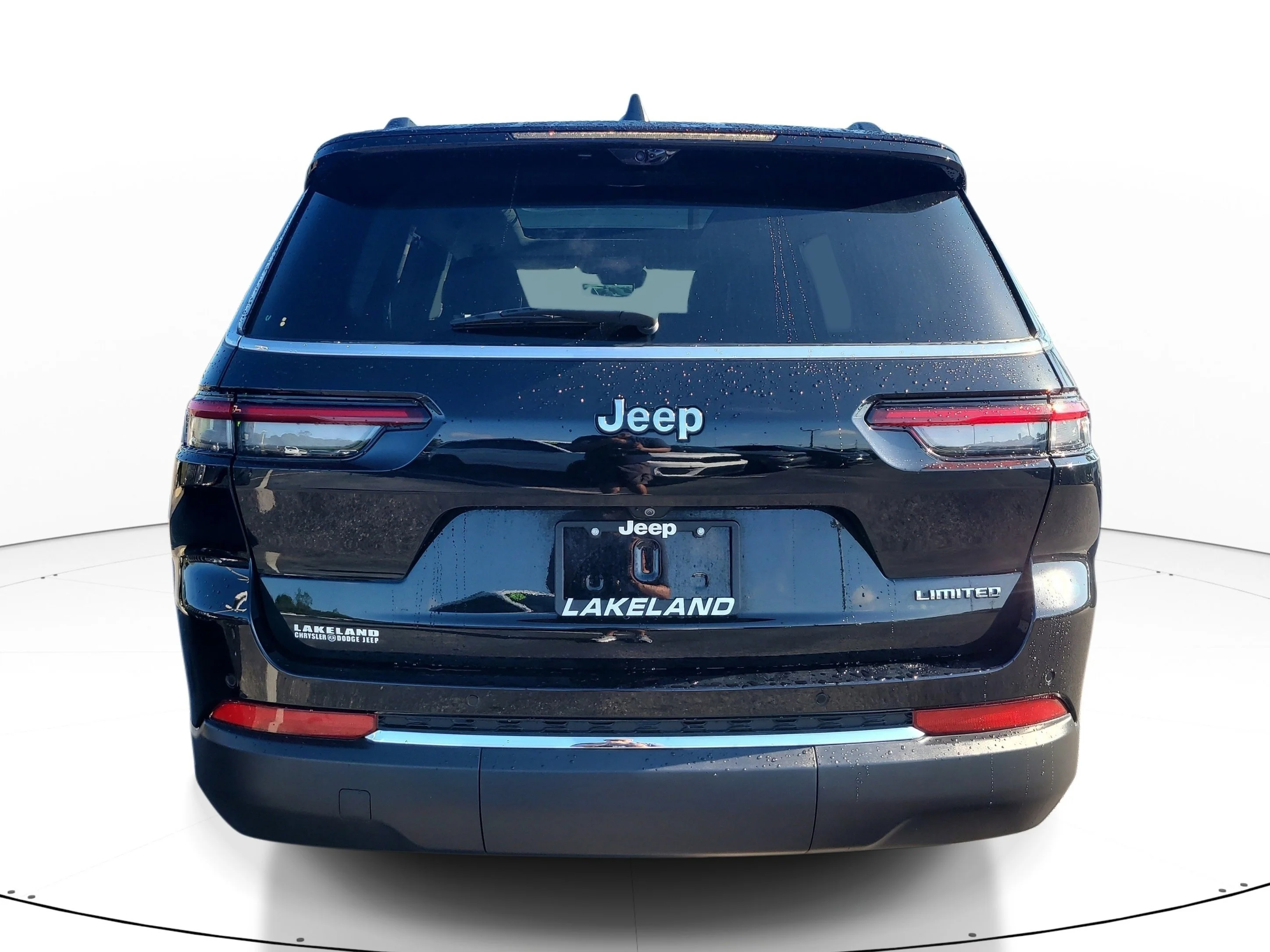 Used 2023 Diamond Black Crystal Pearlcoat Jeep Limited image 5