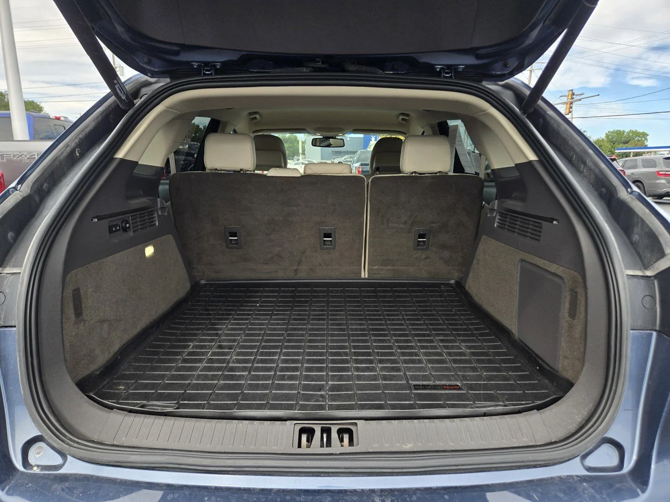 Used 2018 Blue Metallic LINCOLN Select image 34