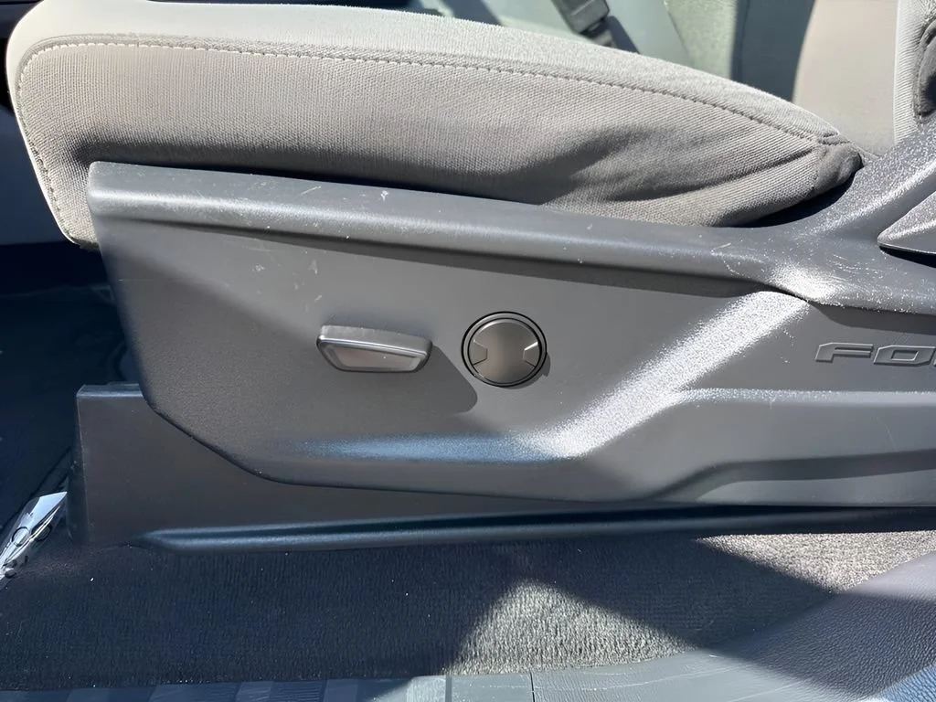 Used 2025 White Ford XL image 10