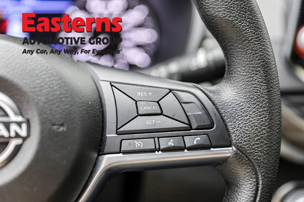 Used 2025 Red Nissan 2.5 SV image 16