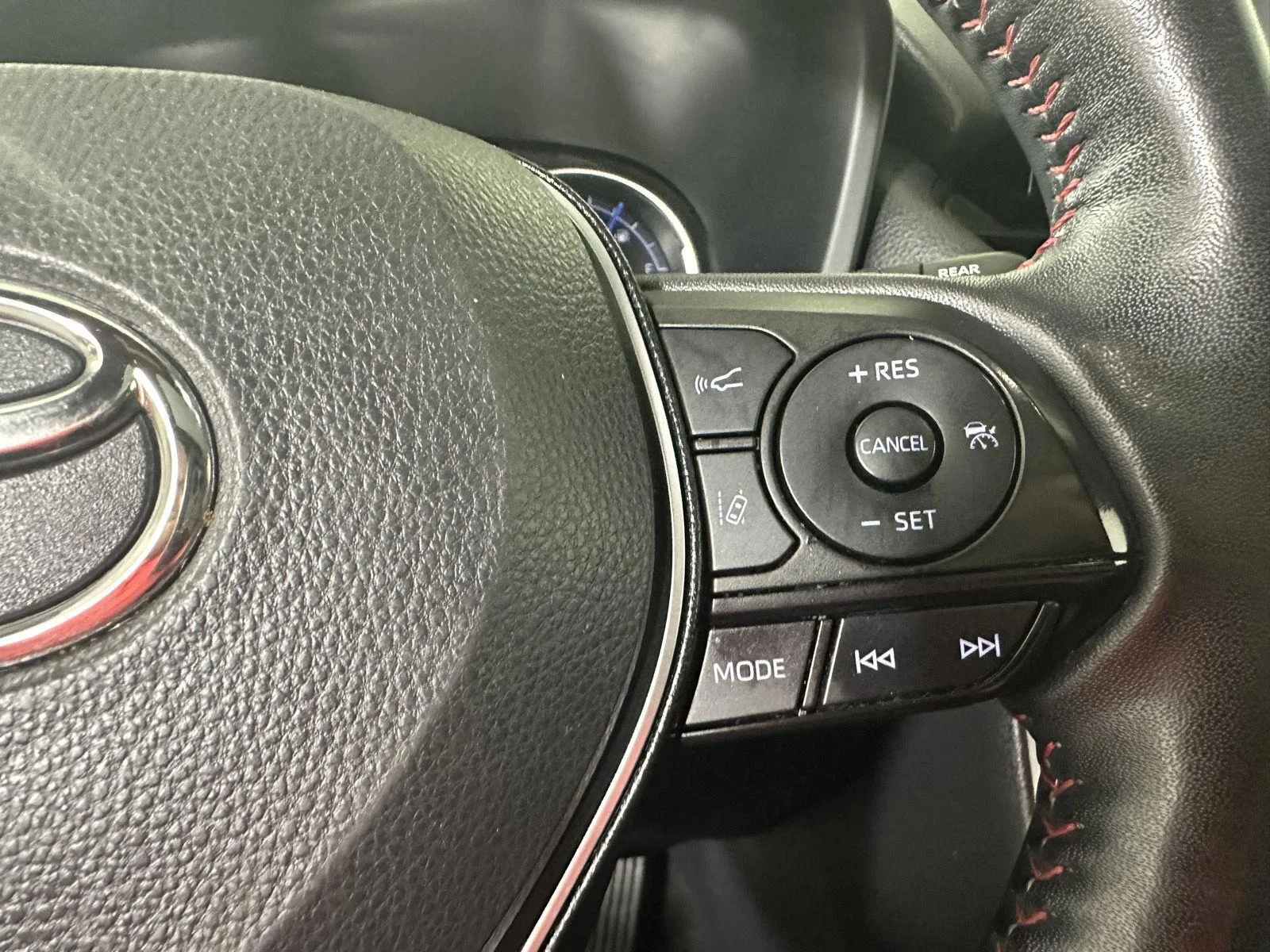 Used 2022 Magnetic Gray Metallic Toyota SE image 33