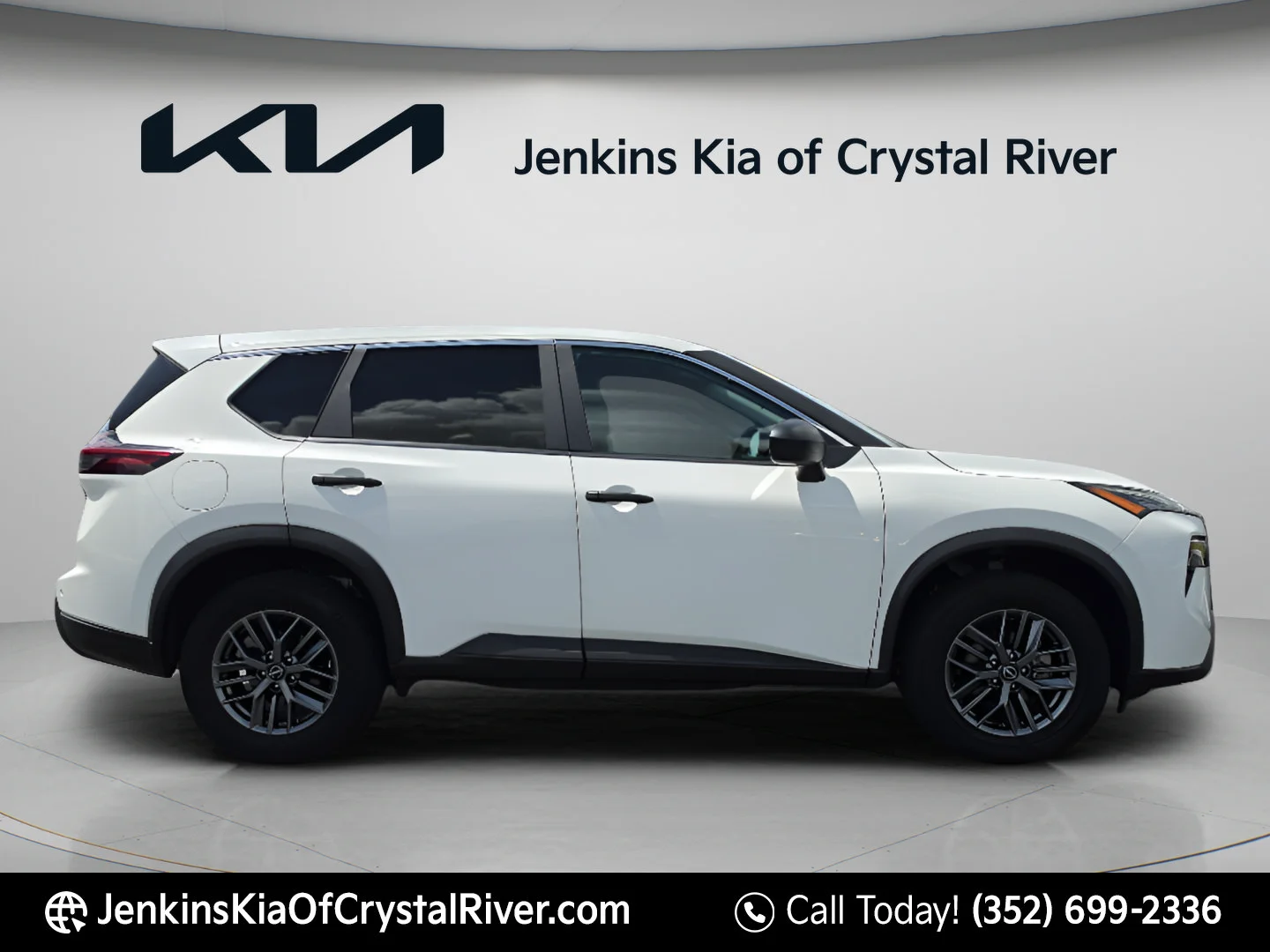 Used 2024 Glacier White Nissan S image 3