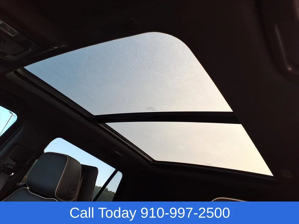 Used 2025 Onyx Black GMC Elevation image 21