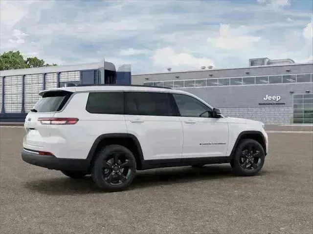 New 2027 Bright White Clear-Coat Paint Jeep Limited image 14