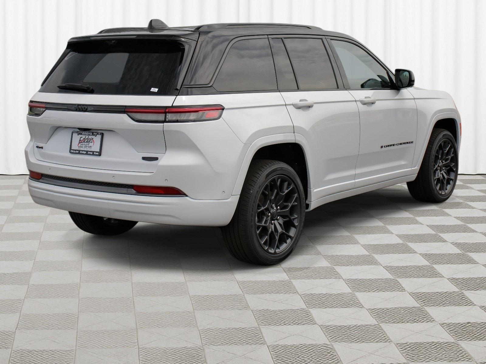 New 2026 Bright White Clear-Coat Exterior Paint Jeep Summit image 36