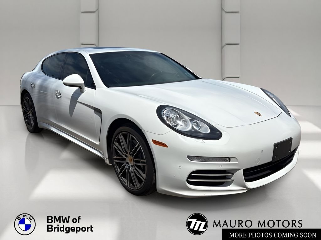 2016 Porsche Panamera 4's photo