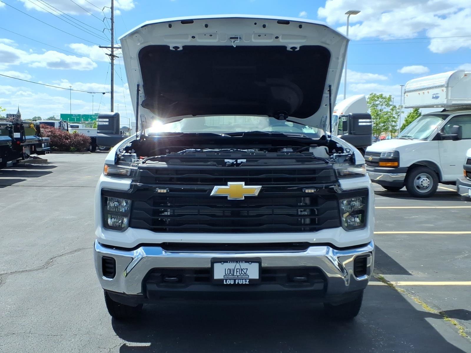 New 2026 Summit White Chevrolet Work Truck image 23