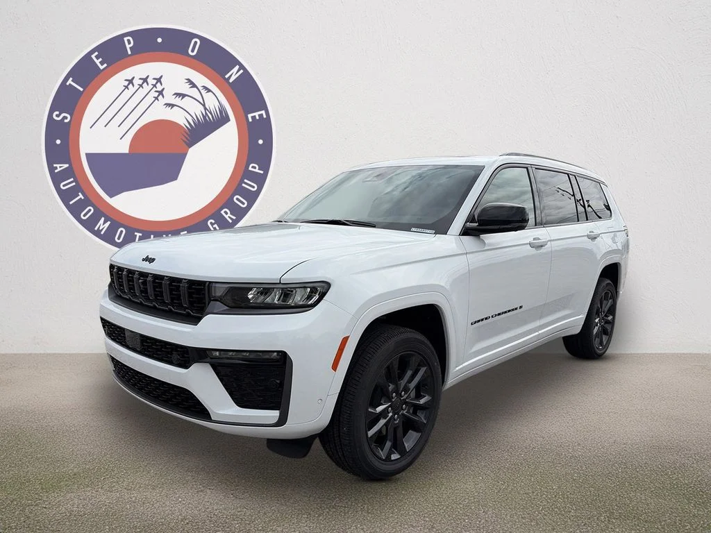 New 2026 Bright White Clear-Coat Exterior Paint Jeep Limited Reserve image 2