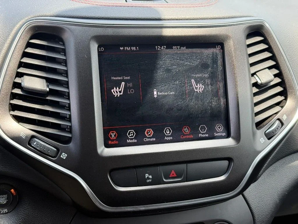 Used 2019 Red Jeep Trailhawk image 22