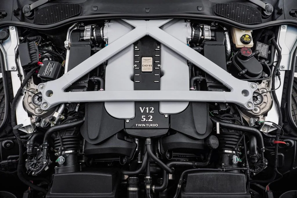 Used 2017 Lightning Silver Aston Martin Launch Edition image 34