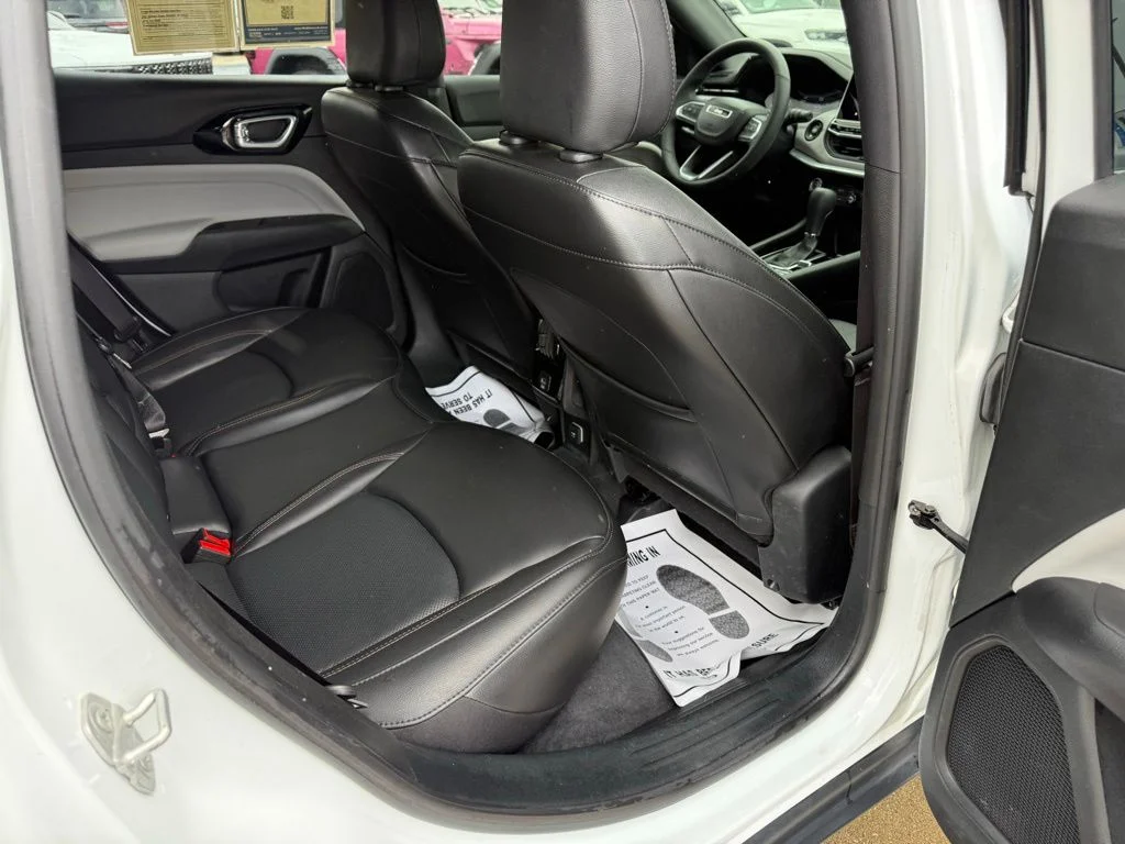 Used 2023 White Jeep Limited image 24