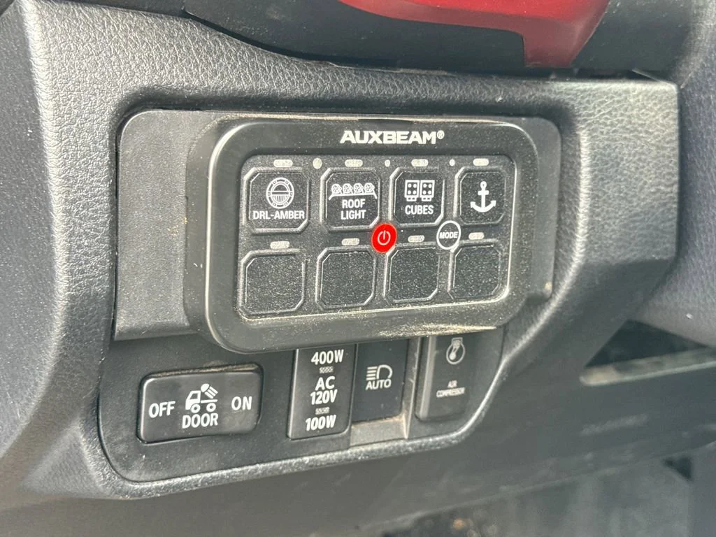 Used 2019  Toyota SR image 8