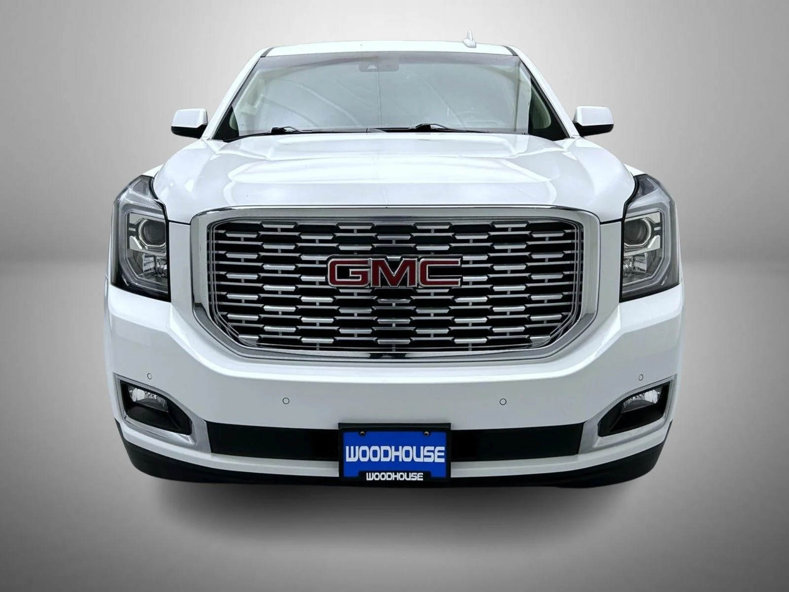 Used 2019 White GMC Denali image 2