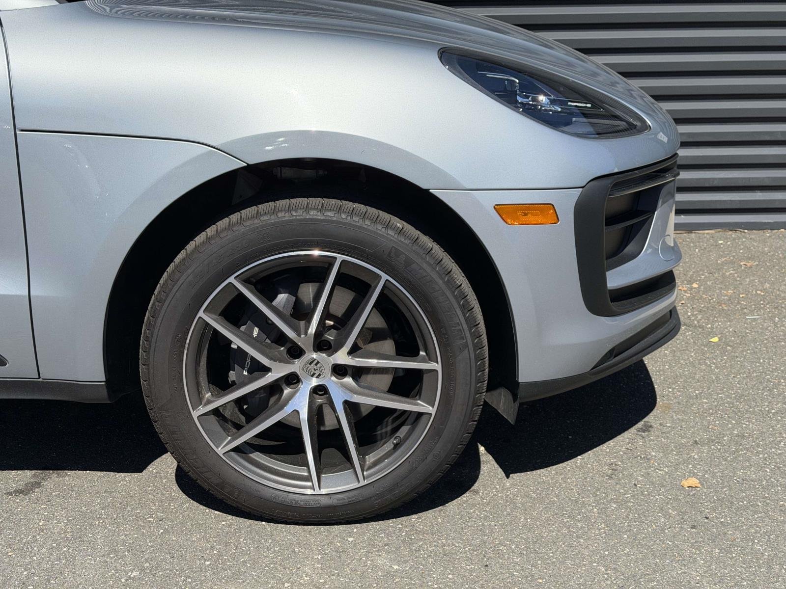 2026 Porsche Macan - Photo 9