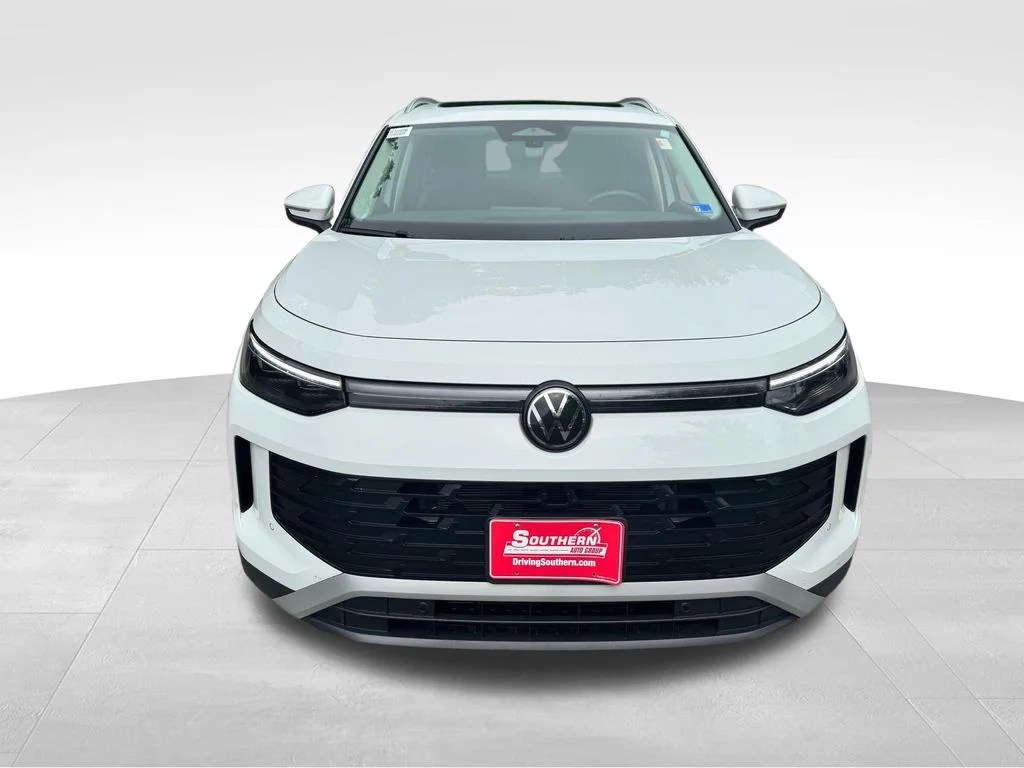 Used 2026 White Volkswagen SE image 10