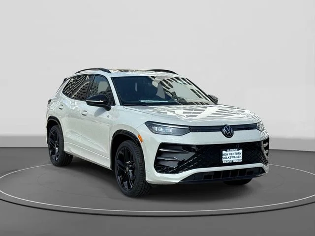 2026 Volkswagen Tiguan 2.0T SE R-Line Black's photo