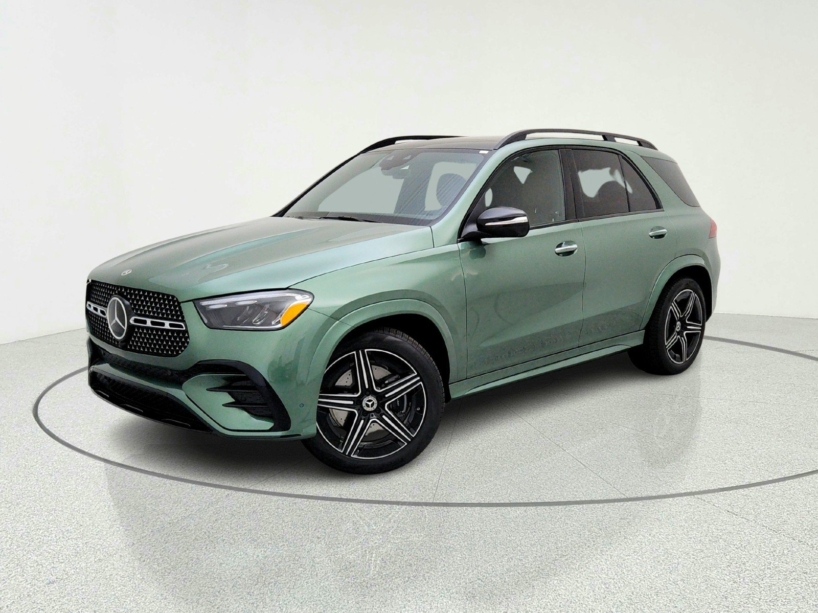 New 2026 MANUFAKTUR Ireland Mid Green Metallic Mercedes-Benz GLE 450 4MATIC® SUV image 1