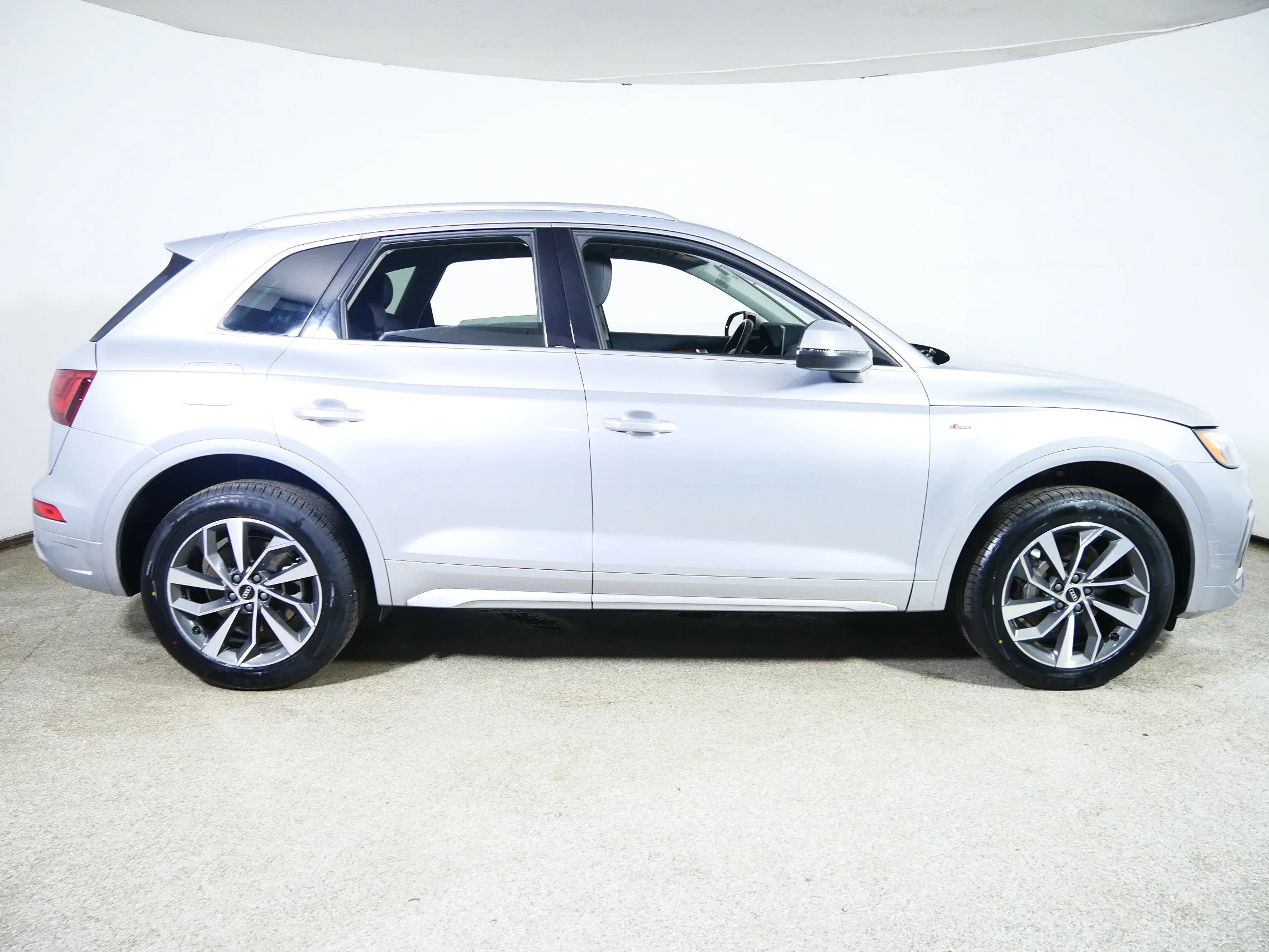 Used 2023 Florett Silver Metallic Audi S line Premium Plus image 8