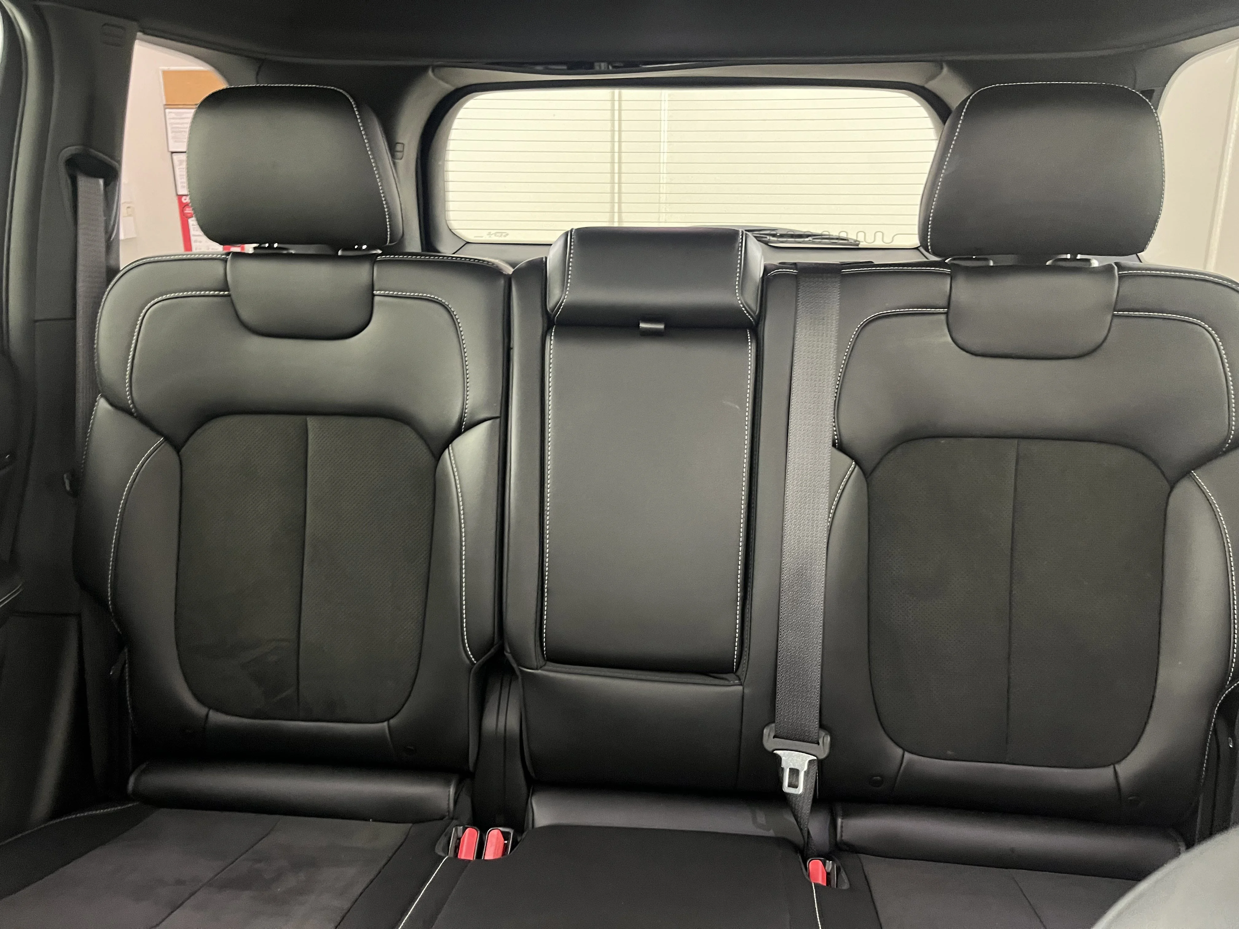 Used 2022 Bright White Clearcoat Jeep Altitude image 23