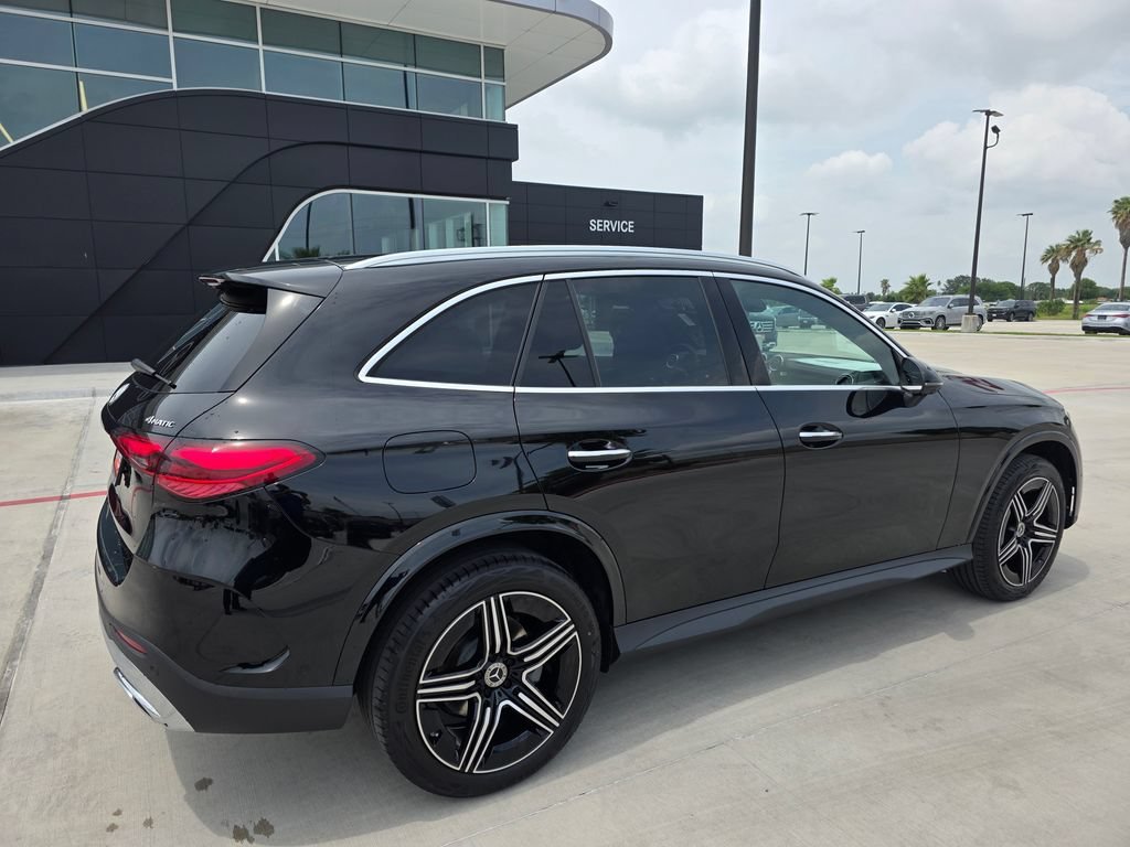 New 2026 Black Mercedes-Benz GLC 300 image 35