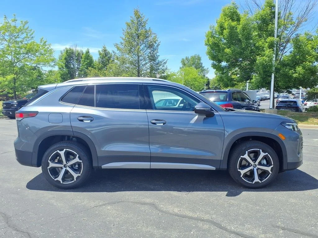 New 2026 Platinum Gray Metallic Volkswagen 2.0T SE image 3