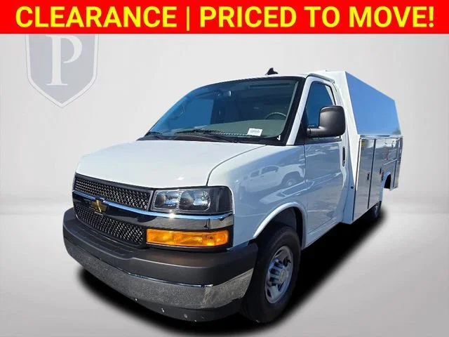 New 2025 Summit White Chevrolet 1WT image 12