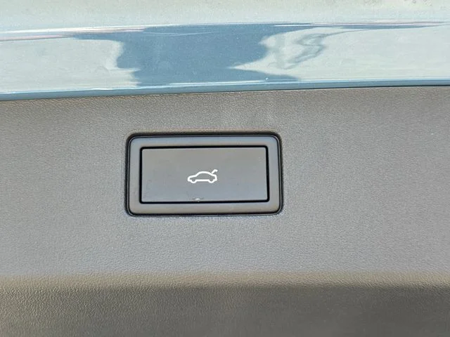 New 2026 Monterey Blue Pearl Volkswagen 2.0T SE image 18