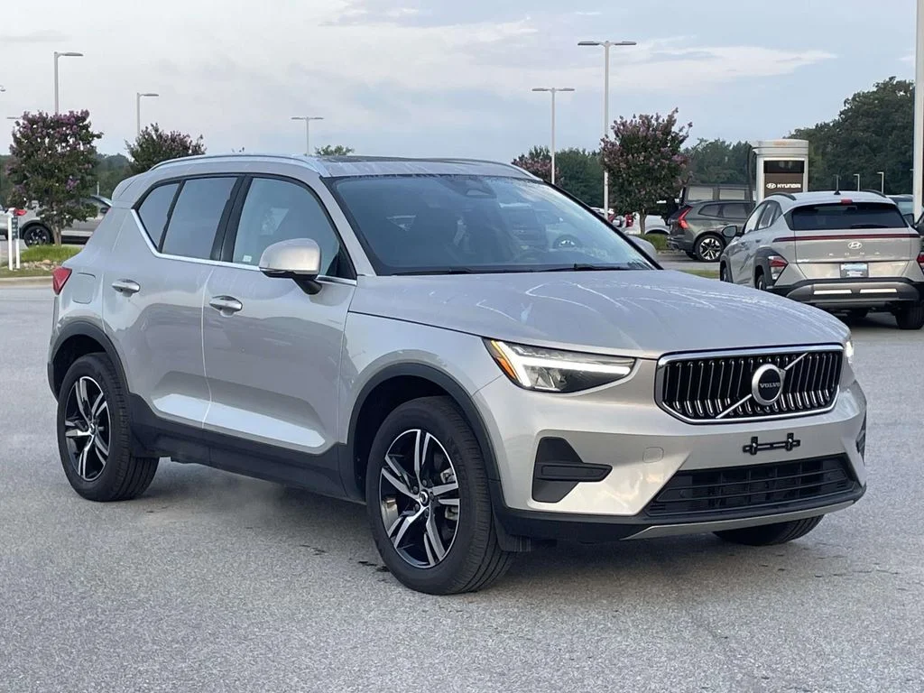 2025 Volvo XC40