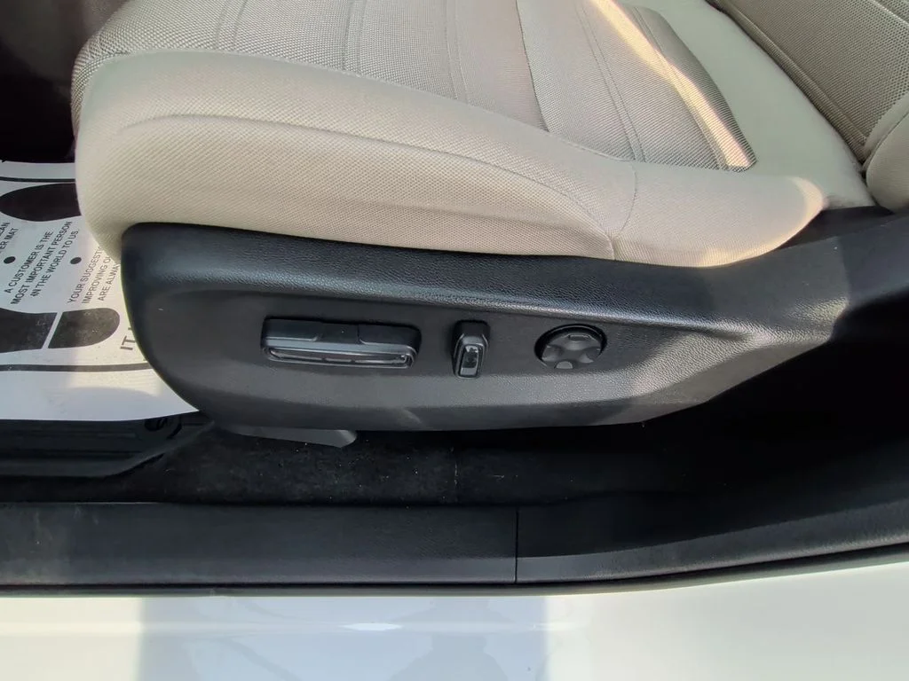 Used 2020 White Honda EX image 12