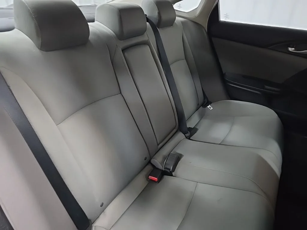 Used 2016  Honda EX-T image 17