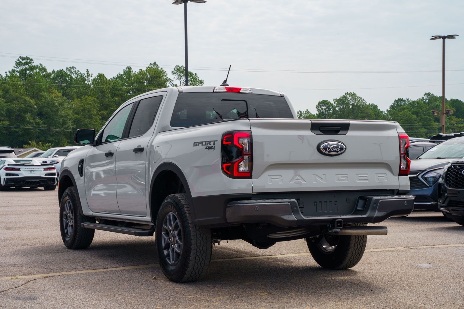 New 2026 Avalanche Ford XLT image 3