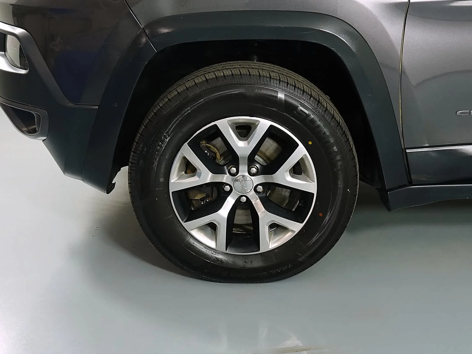 Used 2016 Granite Crystal Metallic Clearcoat Jeep Trailhawk image 15