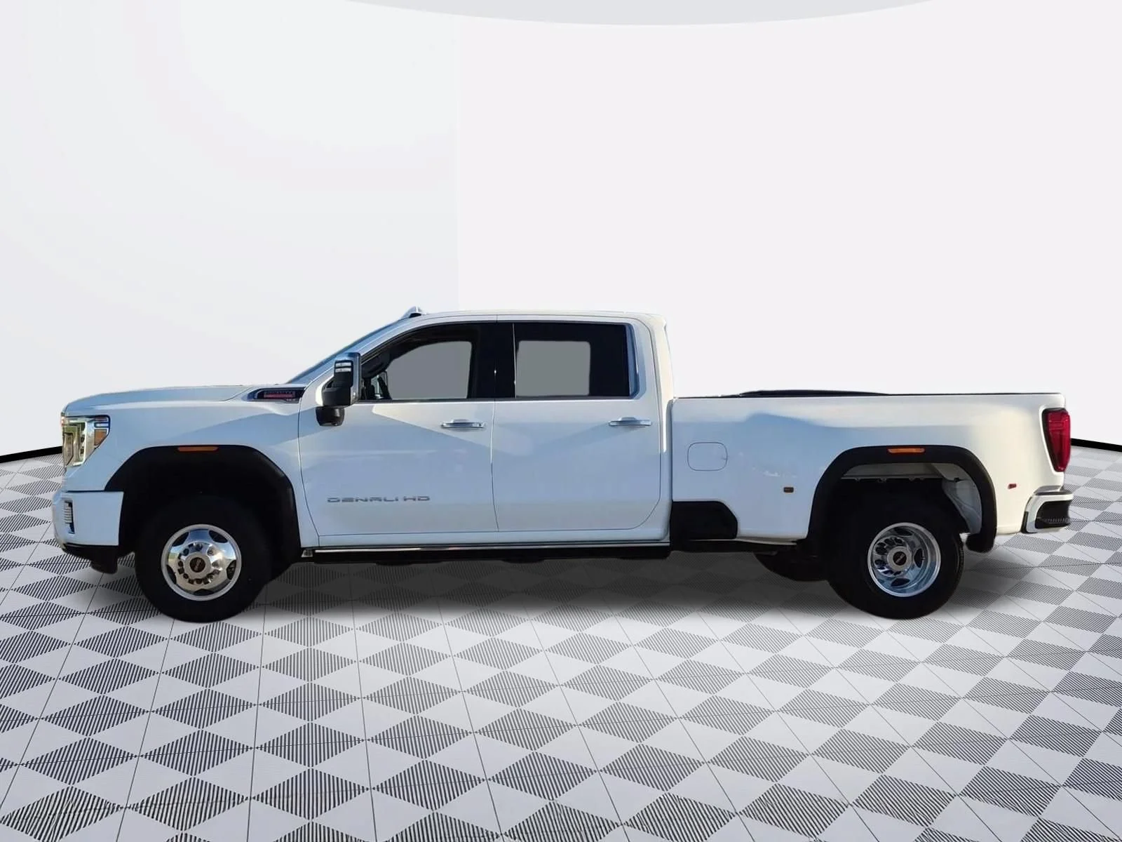Used 2023 Summit White GMC Denali image 4