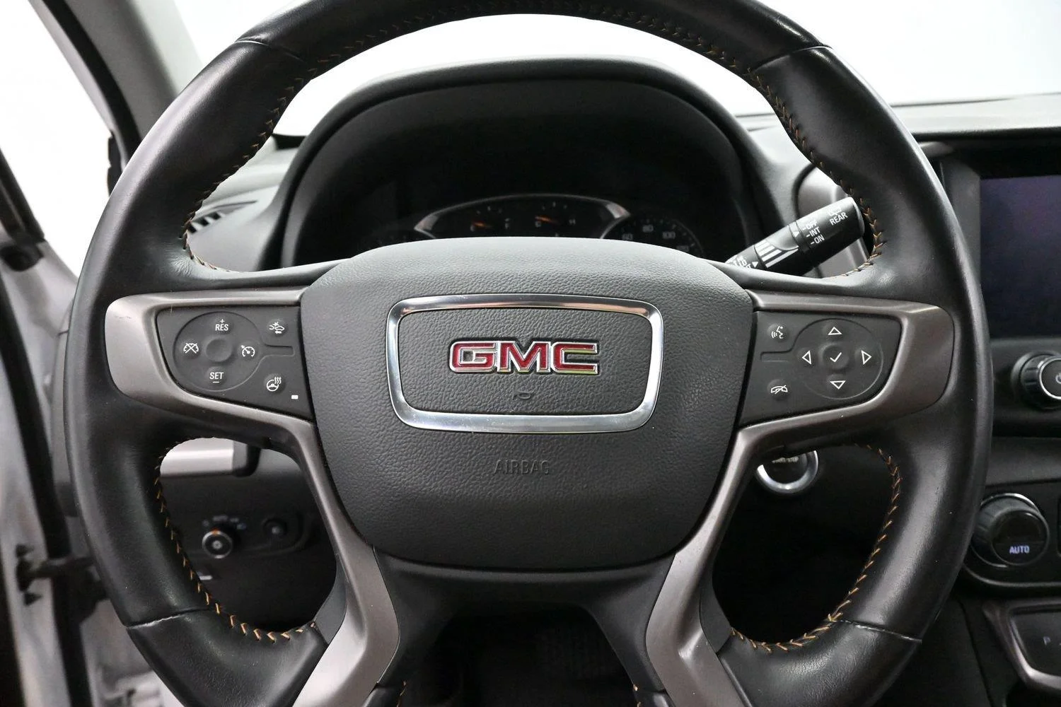 Used 2022 Summit White GMC AT4 image 19
