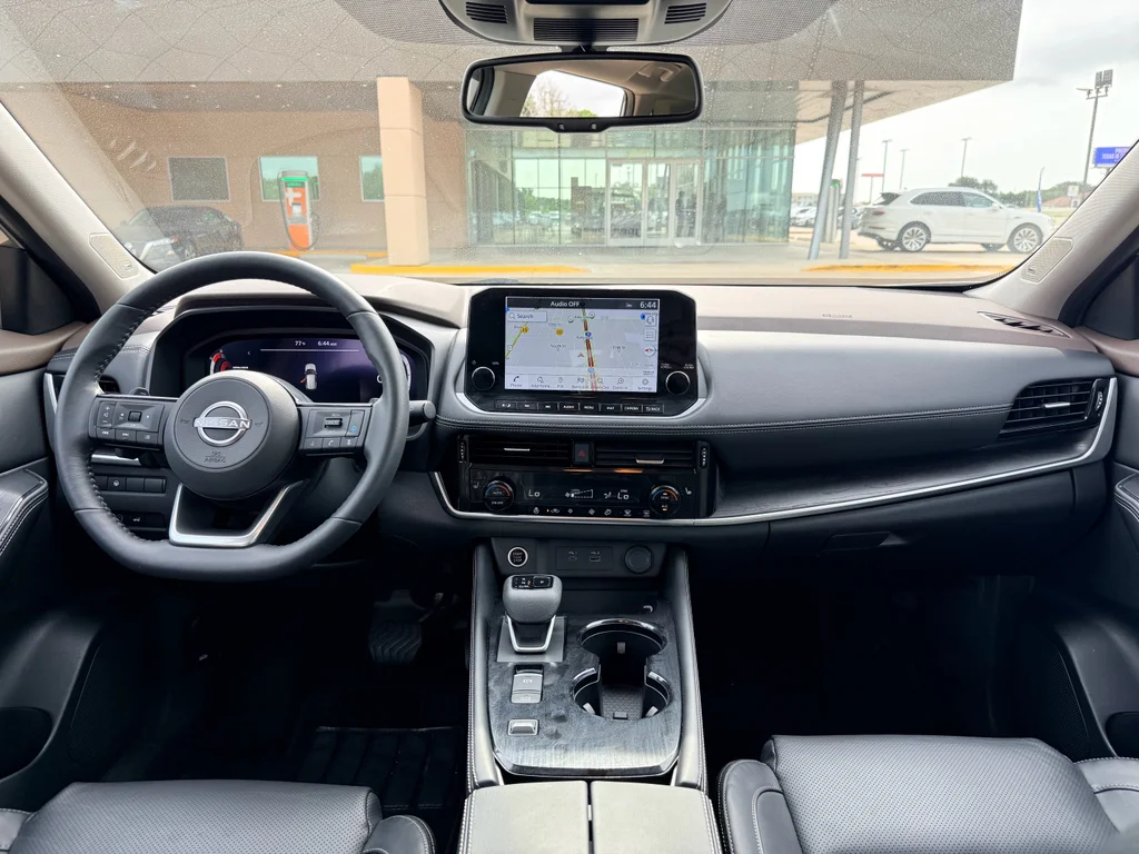 Used 2023 Champagne Silver Metallic Nissan Platinum image 14