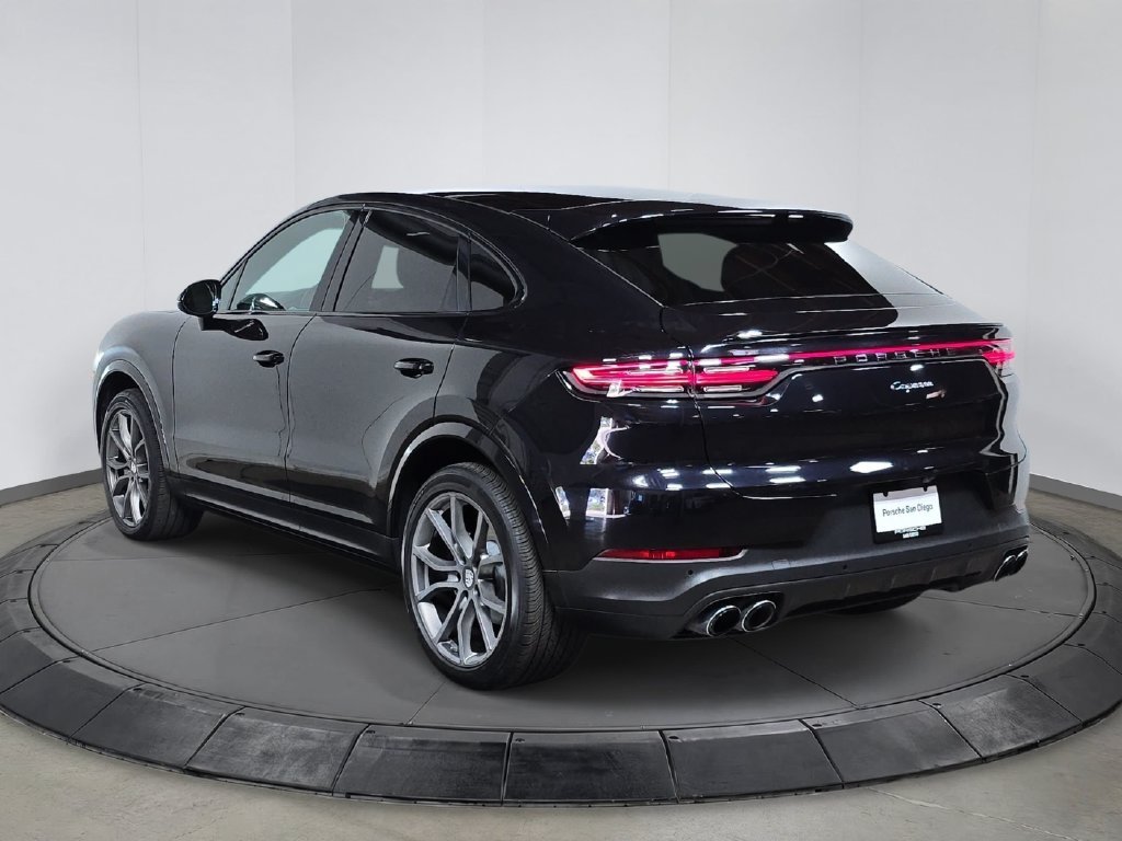 Used 2021  Porsche  image 3