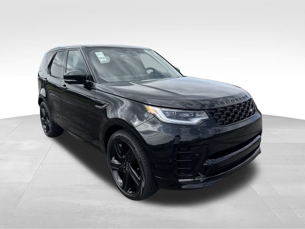 Used 2025 Black Land Rover Dynamic SE image 6