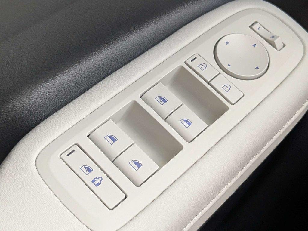New 2027 Gray Hyundai SEL image 24