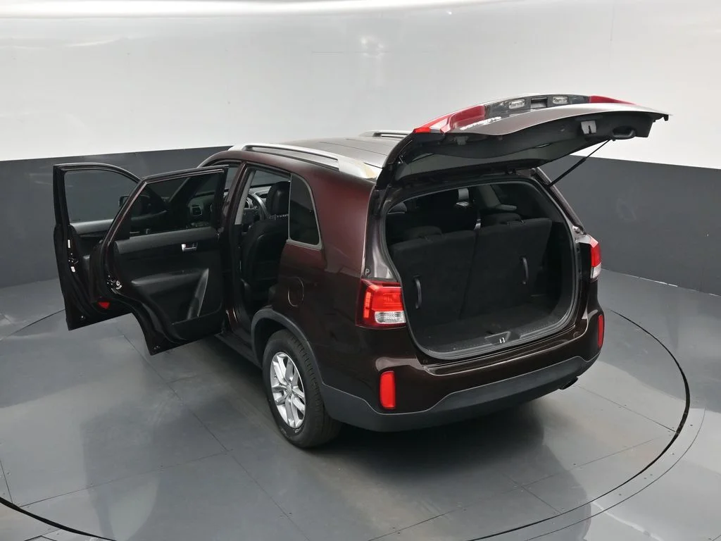 Used 2015 Red Kia LX image 30