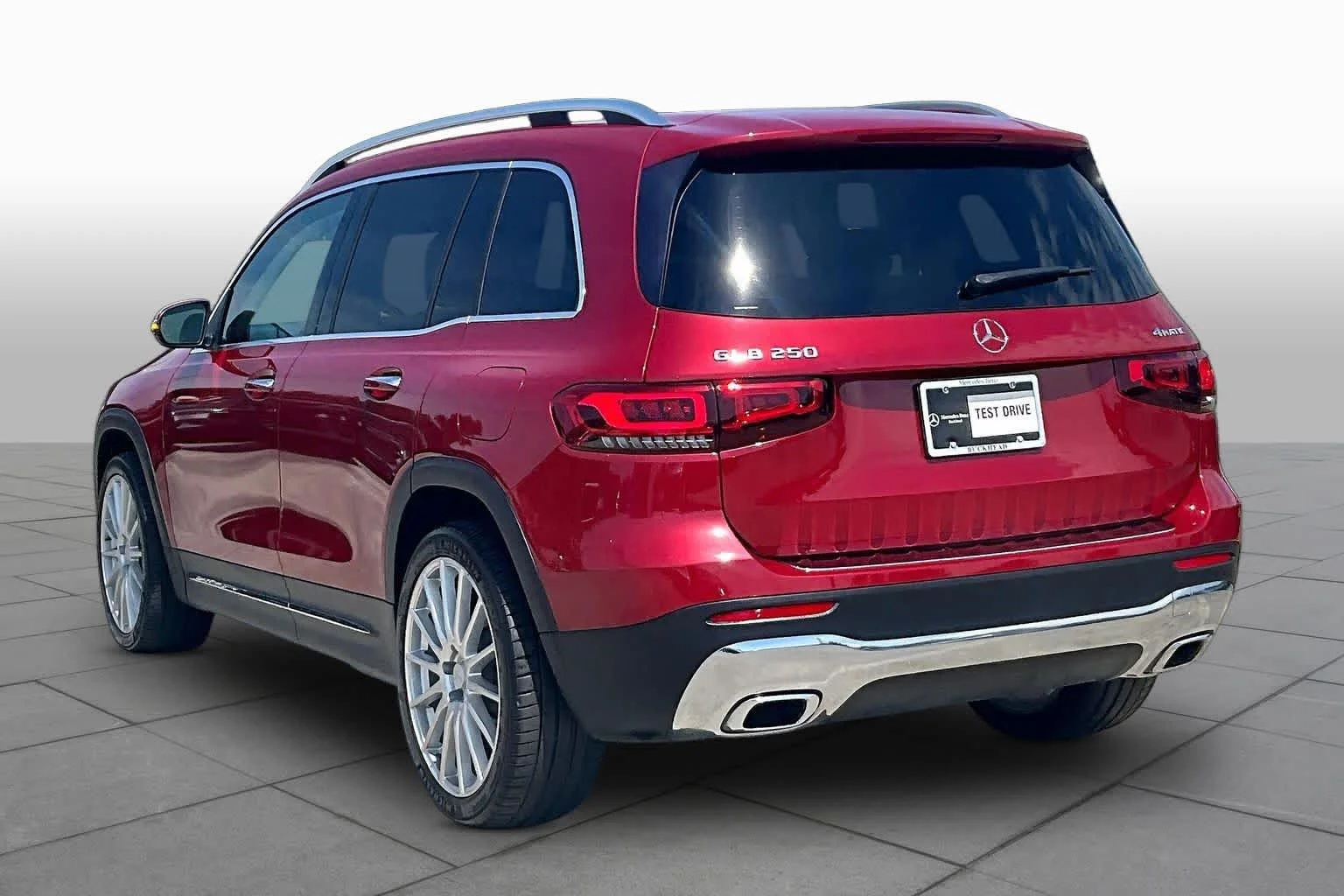 Used 2022 MANUFAKTUR Patagonia Red Metallic Mercedes-Benz GLB 250 image 12