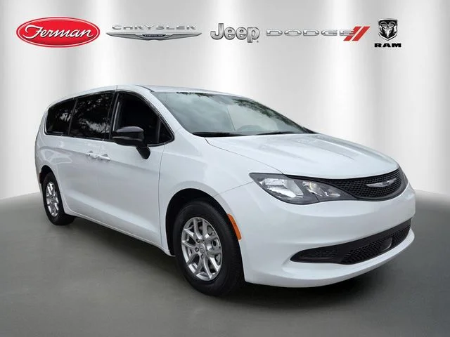 2026 Chrysler Voyager LX's photo