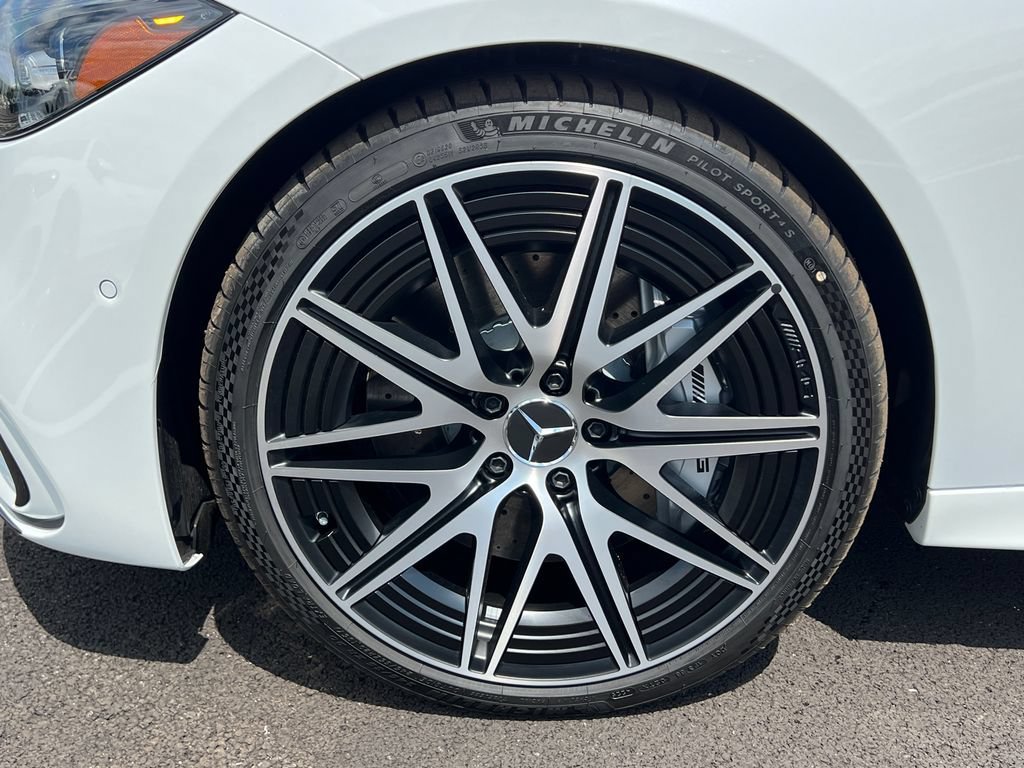 New 2026 MANUFAKTUR Moonlight White Metallic Mercedes-Benz AMG® C 43 4MATIC Sedan image 70