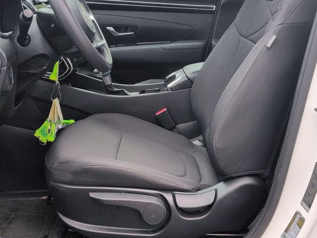 Used 2023 White Hyundai SE image 11