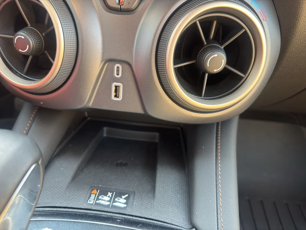 Used 2025 Iridescent Pearl Tricoat Chevrolet Premier image 22