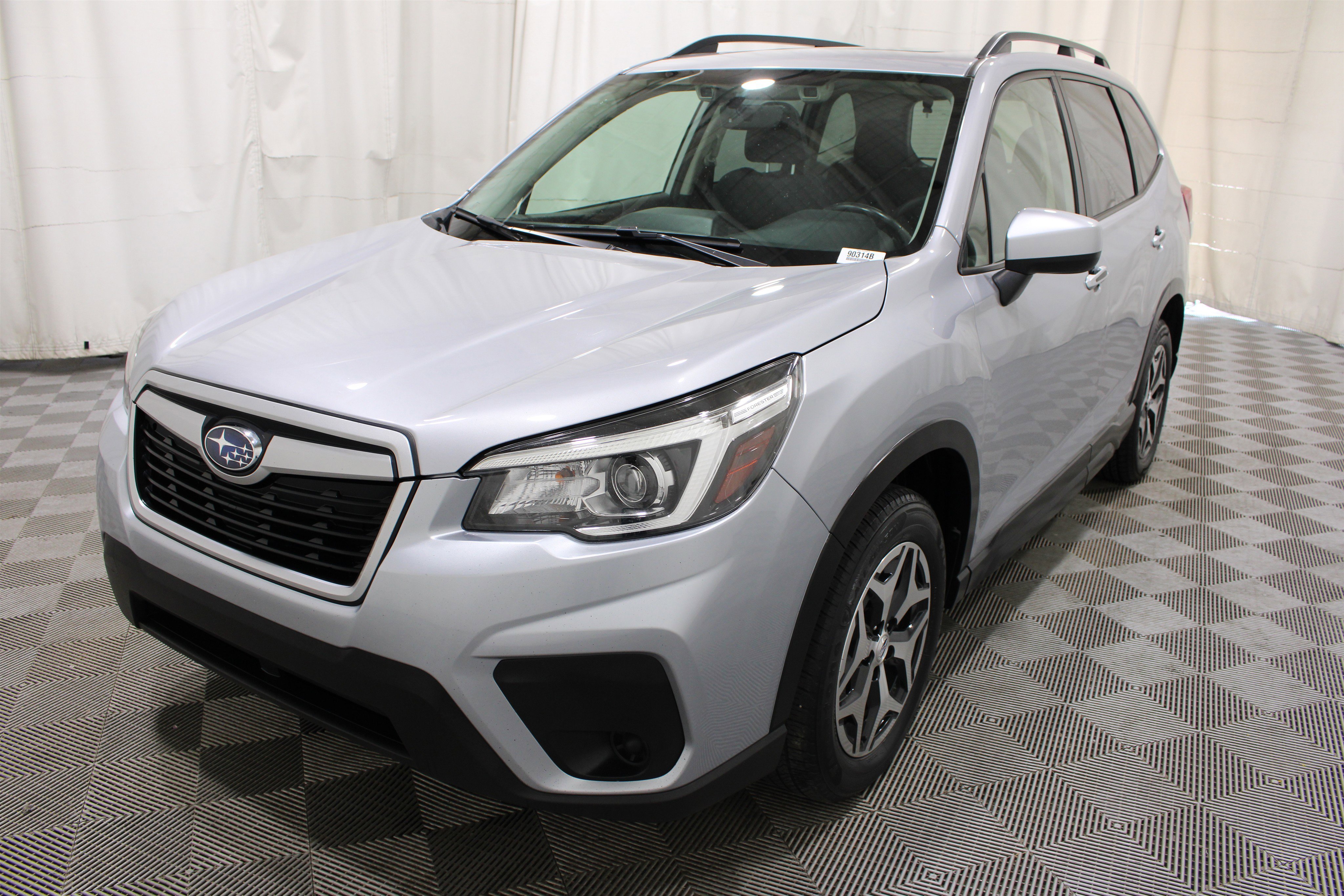 Used 2020 Ice Silver Metallic Subaru Premium image 34