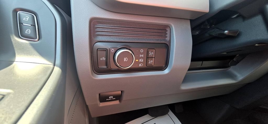 New 2026 Oxford White Ford F-250® XL image 13